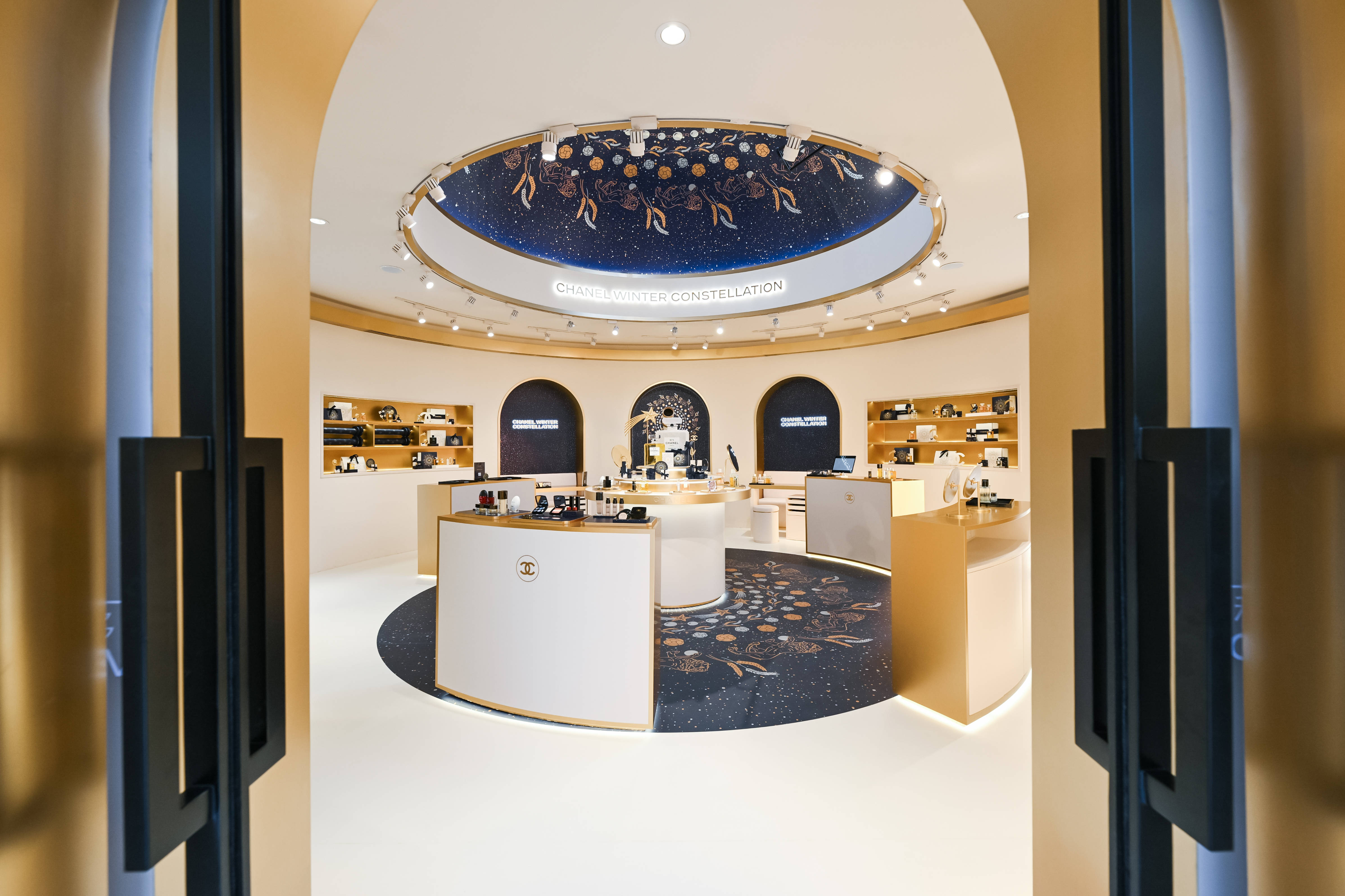 香奈儿2025节日限定彩妆系列