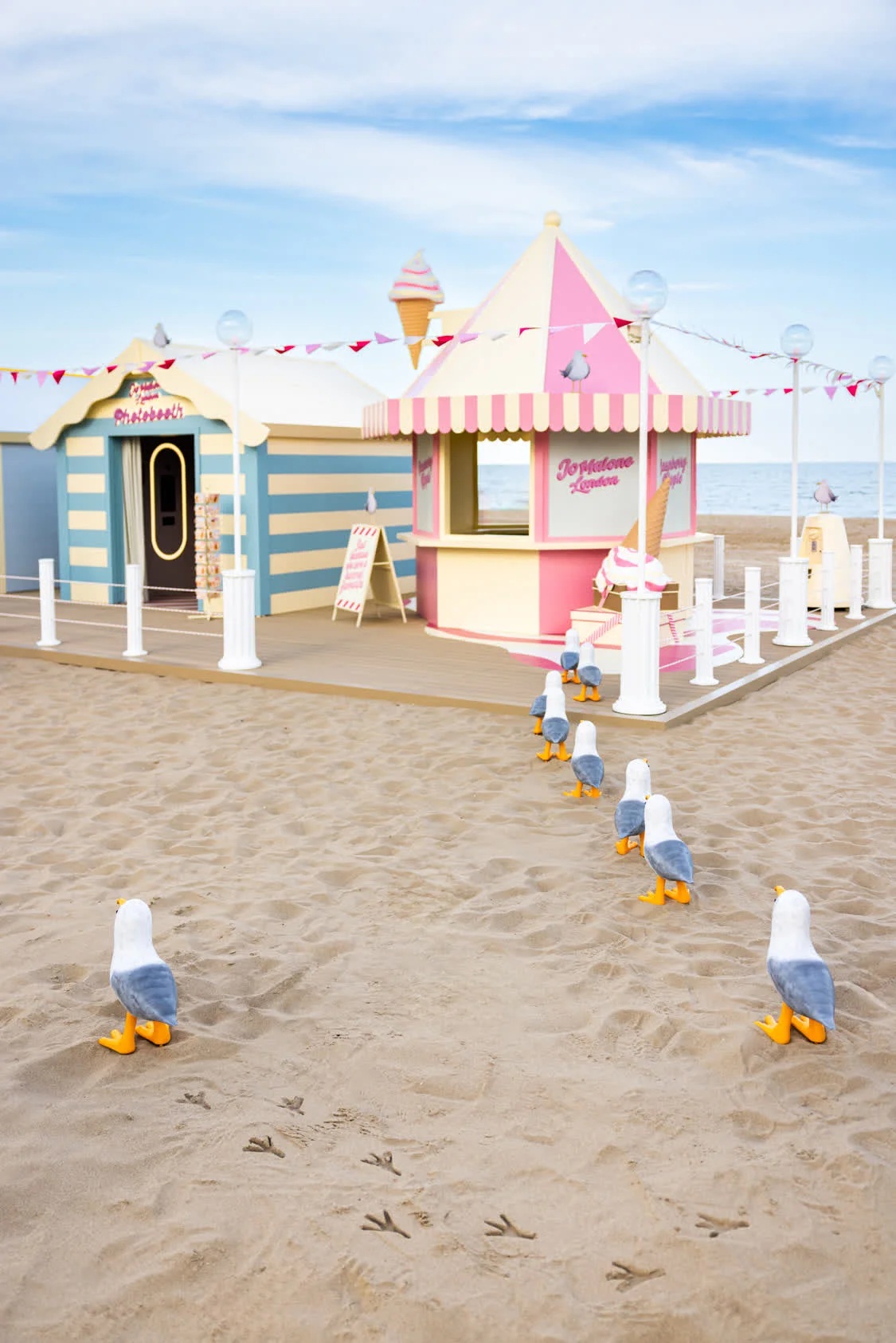 不融化的轻甜假日——  祖・玛珑「夏日覆盆子」限定系列限时体验空间登陆阿那亚